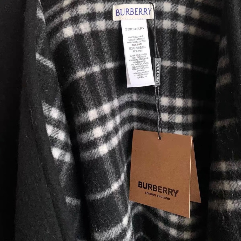 Burberry Black and Gray Plaid Cape - Picture 7 of 8